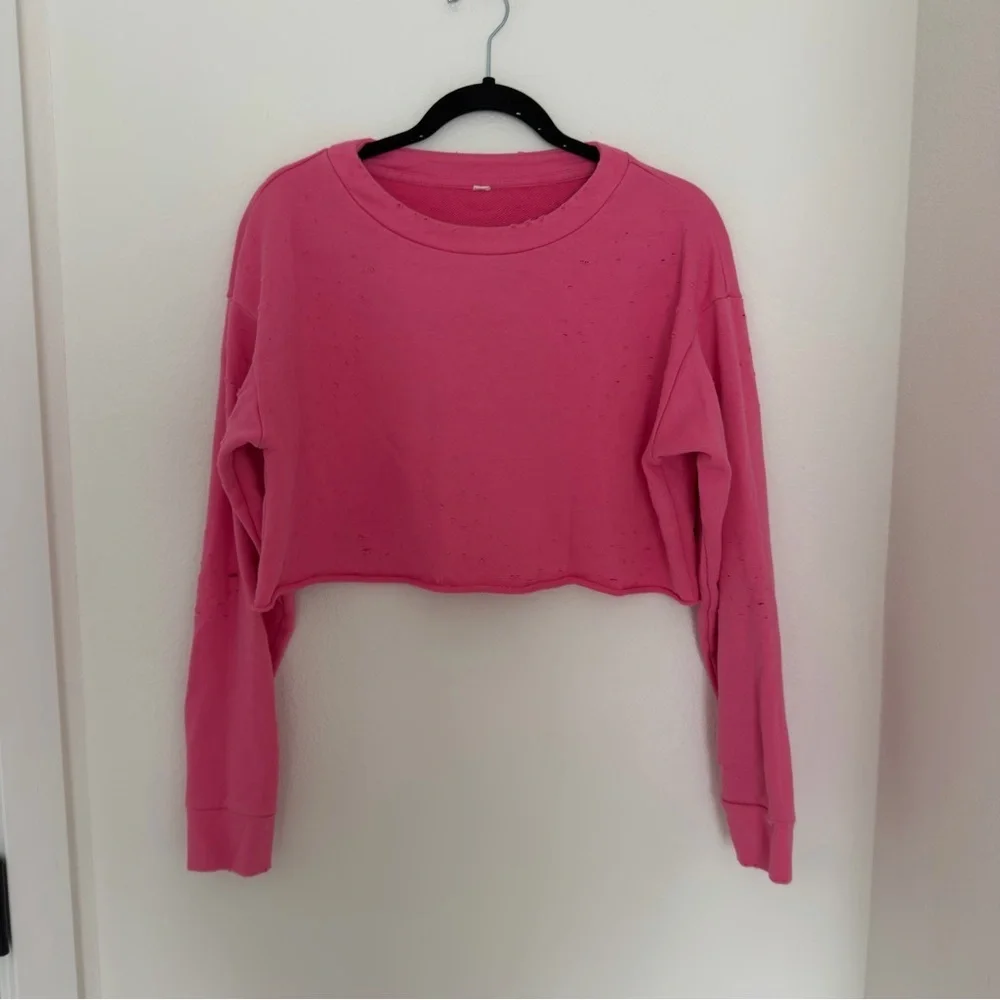 ALO Yoga Fierce Cropped Distressed Details Sweatshirt Pullover Pink Size S Women